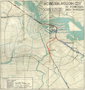 858520 Kaart van Amsterdam en omgeving met de bestaande, in aanleg zijnde en geprojecteerde spoorwegen rond Amsterdam, ...